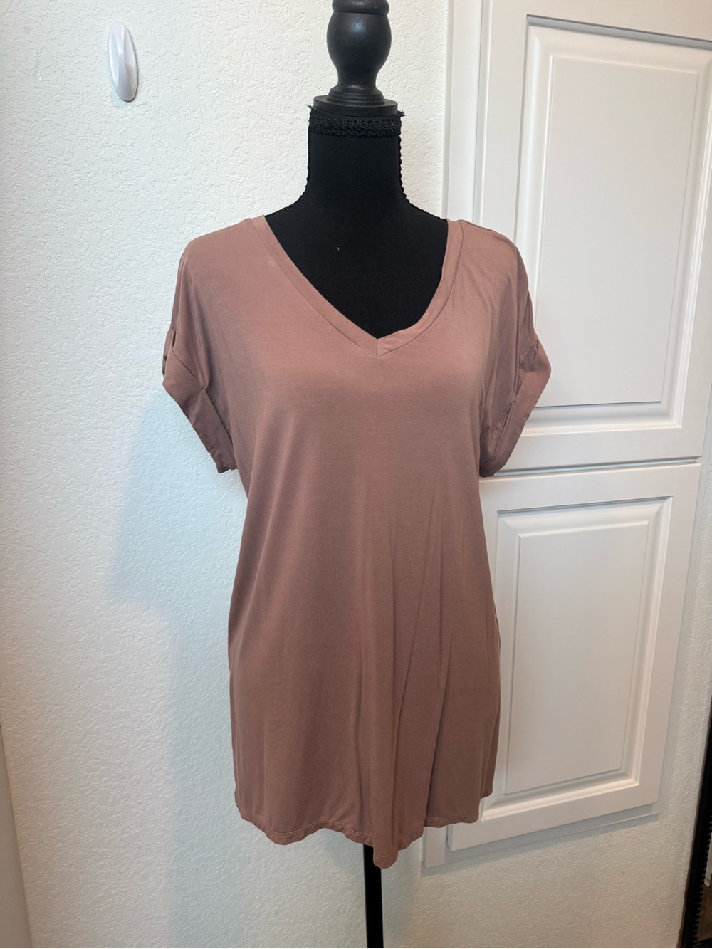 V-Neck Short Sleeve Butter Soft Tunic Top in Dusty Mauve